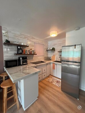 冰箱、微波炉、炉灶、茶具/咖啡用具