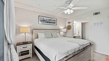 1 chambre, fer et planche à repasser, Wi-Fi, literie fournie