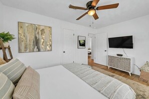 3 bedrooms, desk, iron/ironing board, WiFi