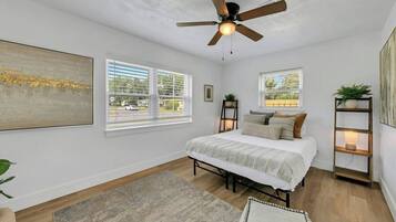 3 bedrooms, desk, iron/ironing board, WiFi