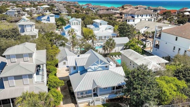 Exterior - Large 3BR Family Destin Beach House w Beach Access (Destin)