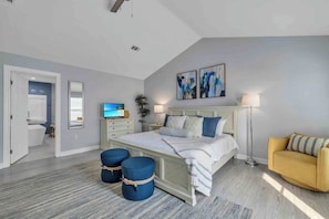3 habitaciones, tabla de planchar con plancha, wifi y ropa de cama 