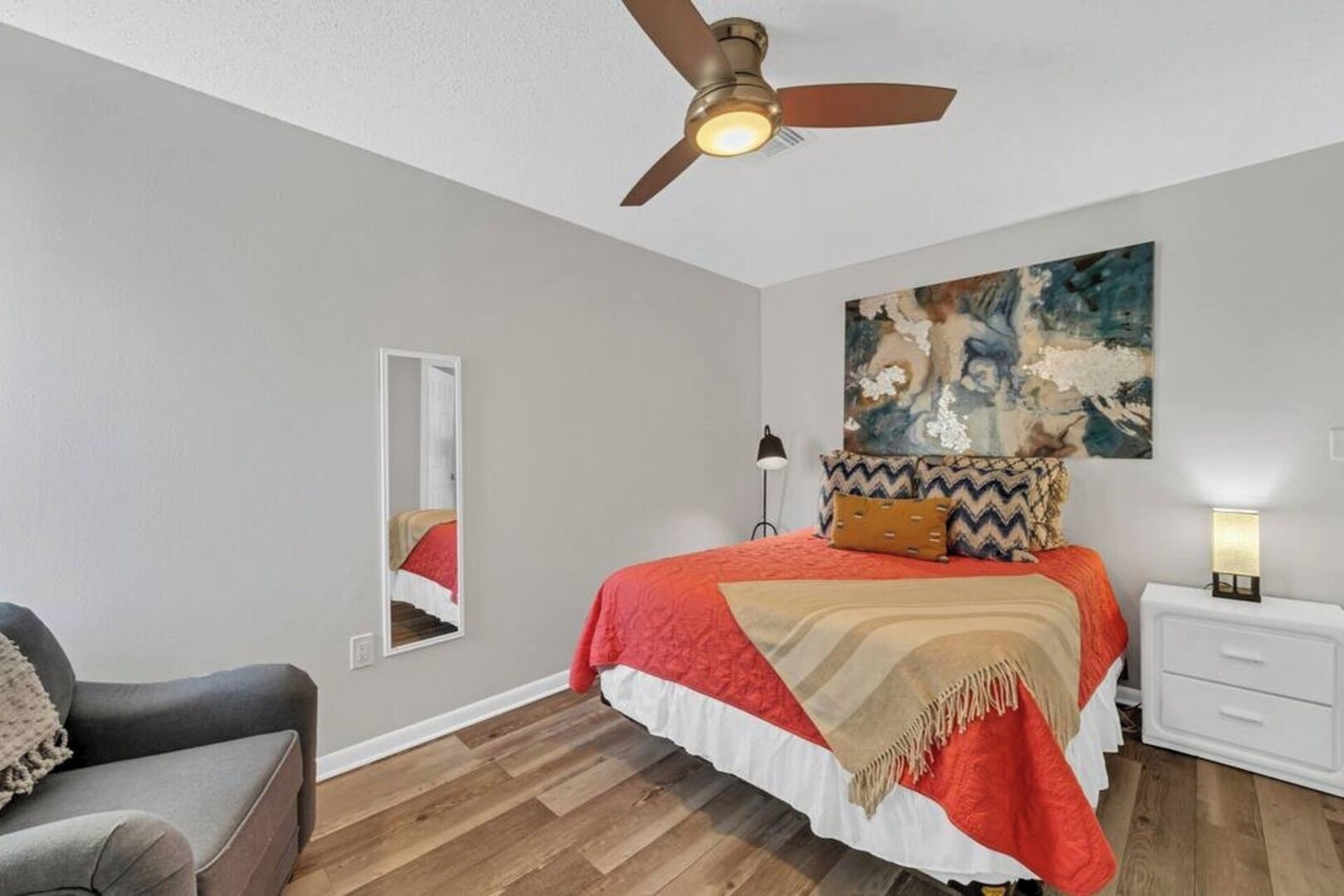 2 soverom, strykejern/-brett, wi-fi og sengetøy