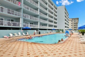 Pool - Islander Resort Okaloosa IsIand Beach Condo (Fort Walton Beach)