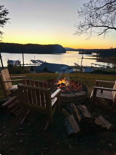 Heron’s Cove on Leesville Lake.