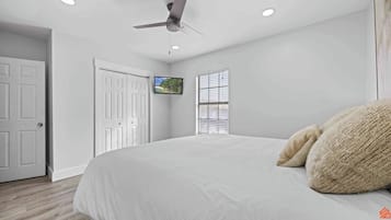 1 habitación, tabla de planchar con plancha, wifi y ropa de cama