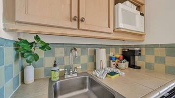 Fridge, microwave, dishwasher, coffee/tea maker