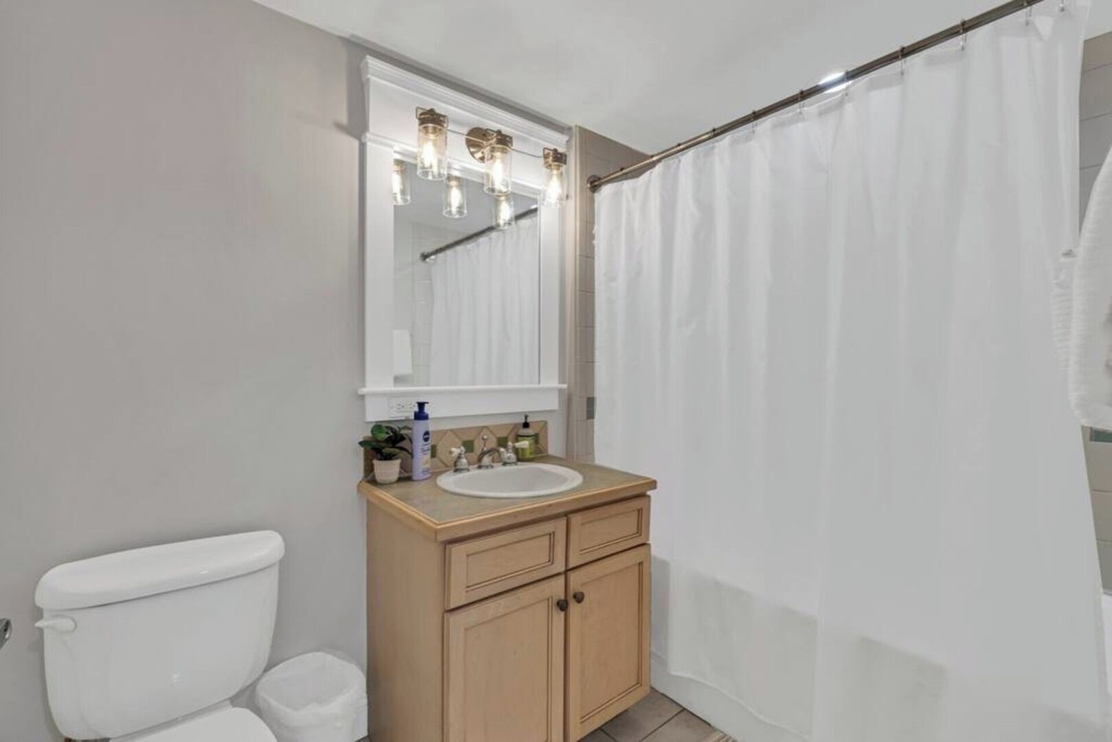 Bathtub, hair dryer