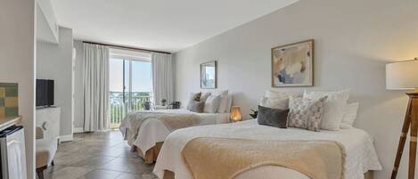 Iron/ironing board, WiFi, bed sheets