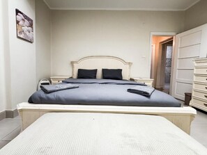 2 bedrooms, iron/ironing board, WiFi, bed sheets - 2BR Maadi Gem Walking to Nile (Maadi Al Khabiri Al Wasti)