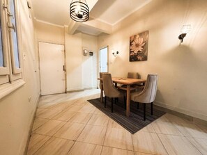 Dining - 2BR Maadi Gem Walking to Nile (Maadi Al Khabiri Al Wasti)
