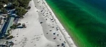 Villa Rozafa
 Cozy,spacious,walking distance from downtown white sandy beach.