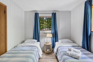 3 sovrum, strykjärn/strykbräda, gratis wi-fi och sängkläder