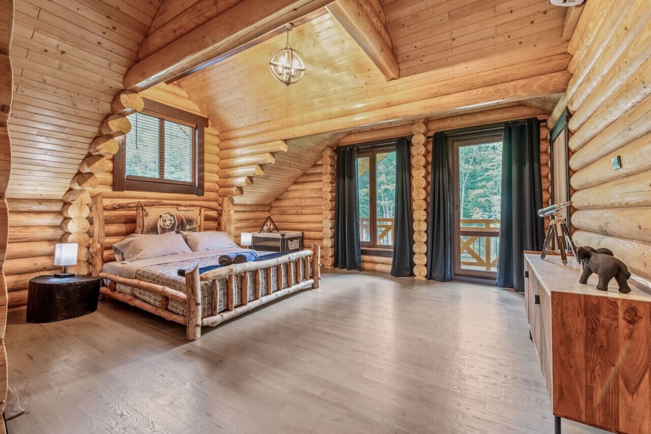 6 bedrooms, iron/ironing board, free WiFi, bed sheets