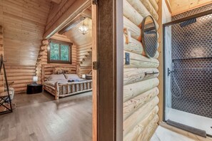 Room - Log House Vacation Rental with Pool and Sauna (Pocono Township)