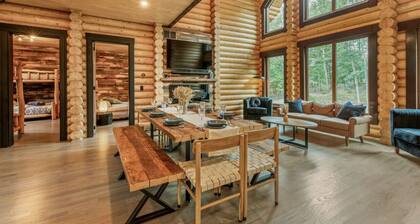 Log House Vacation Rental with Pool and Sauna