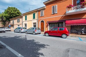 Exterior - GuestHost - Cozy apartment perfect for two people, recently renovated and equipped with all the main comforts for a pleasant stay. The accommodation is located in an enviable position: in the immediate vicinity of the historic center and all points of in (Pesaro)