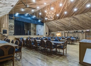 Dining - Story-time Stay at Our Rupert Cottage! (Monteagle)