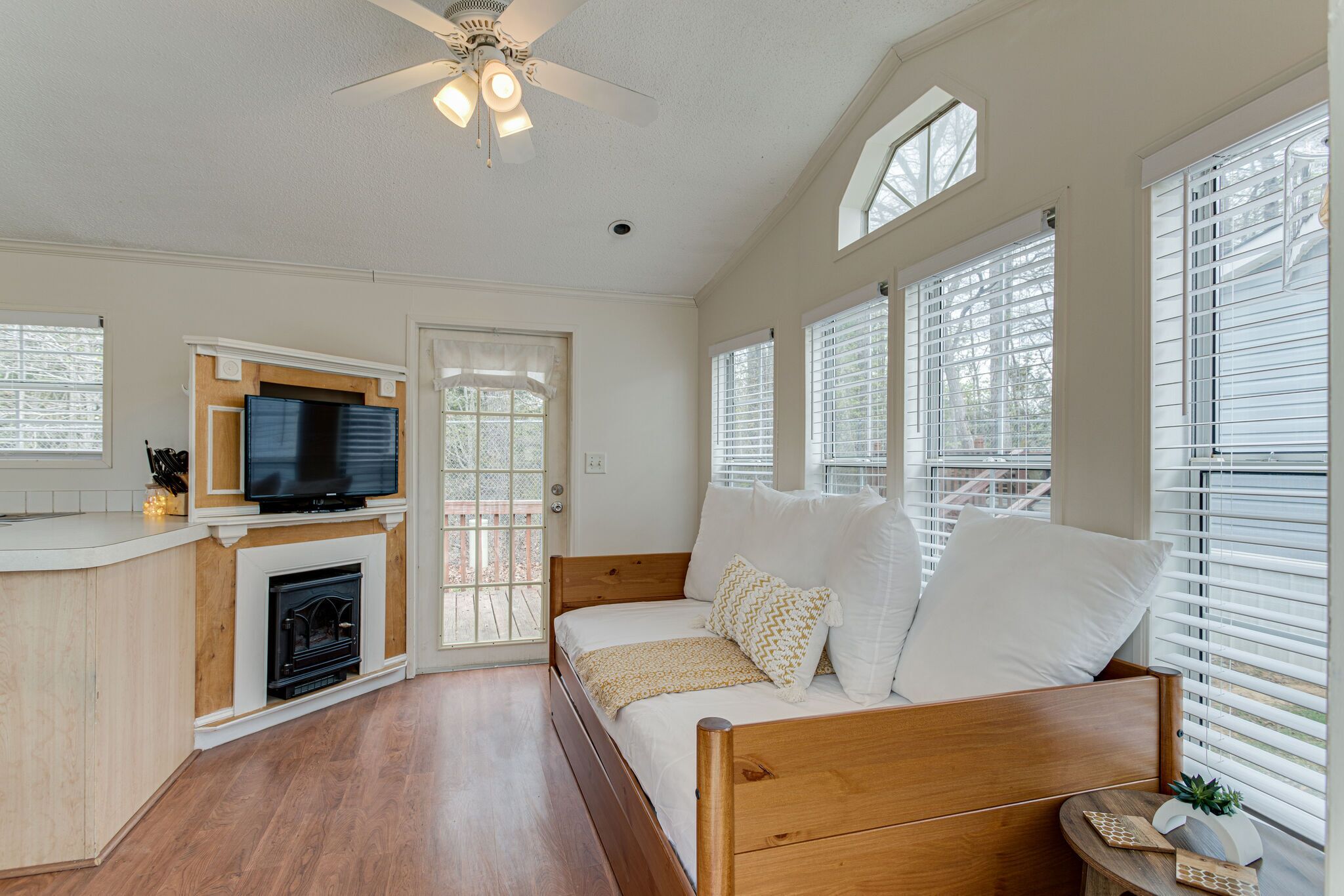 1 soverom, internettilgang og sengetøy