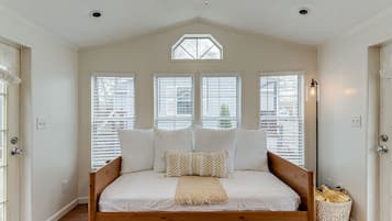 1 bedroom, internet, bed sheets