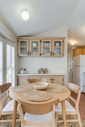Dining - Have the Sweetest Dreams @ the Honey Bear Cottage! (Monteagle)