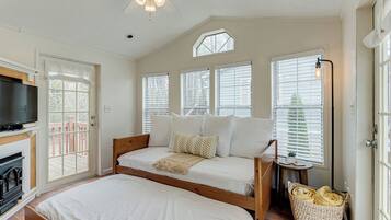 1 bedroom, internet, bed sheets