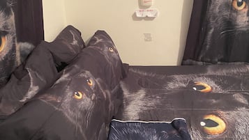 3 bedrooms, iron/ironing board, WiFi, bed sheets