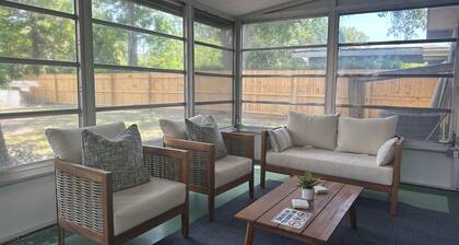 Cozy home and minutes from the beaches