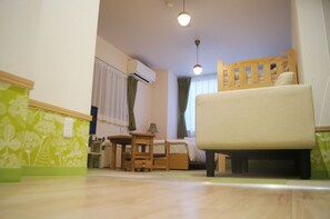 1 bedroom, desk, iron/ironing board, free WiFi - Concept triple 1 bunk bed1 single bedseparate b - Room 205 / Osaka Ōsaka (Osaka)
