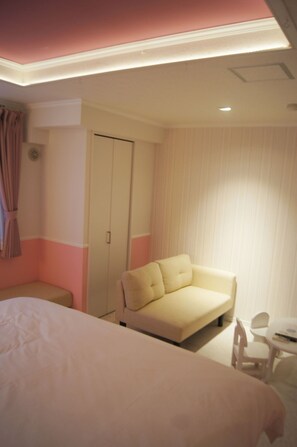 1 chambre, bureau, accĂšs au Wi-Fi (inclus), literie fournie