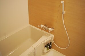 Hair dryer, towels - Deluxe family 2 double beds1 single bed separat - Room 302 / Osaka Ōsaka (Osaka)