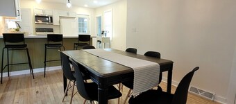 New! Tasteful, fresh 3BR on quiet street in Calumet