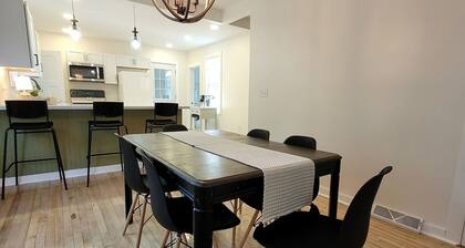 New! Tasteful, fresh 3BR on quiet street in Calumet