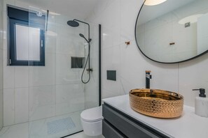 Shower, towels