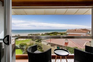 Interior - Seascape | Vacation Mode | 2 Bed Ocean View w BBQ (Semaphore Park)