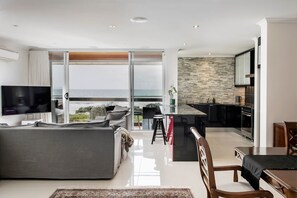 TV - Seascape | Vacation Mode | 2 Bed Ocean View w BBQ (Semaphore Park)