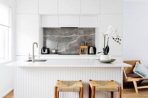 Interior - Takana - Chic Guest House in Heart of CBD / 2B2B (Adelaide)