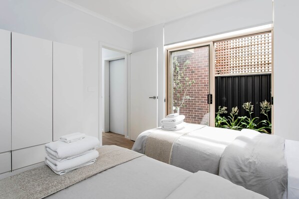 2 bedrooms, iron/ironing board, WiFi, bed sheets