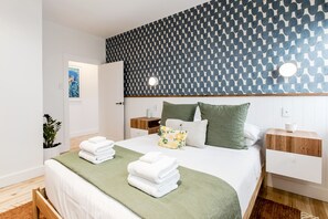 2 bedrooms, iron/ironing board, WiFi, bed sheets