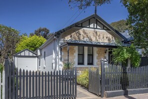 Exterior - Maleny - beautiful family fave near The Parade (Beulah Park)