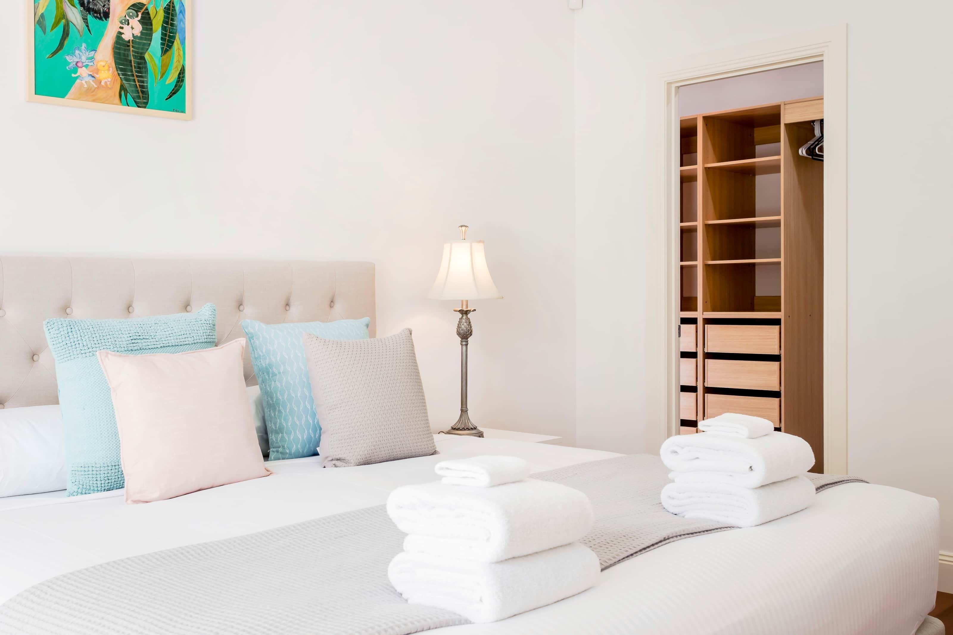 4 bedrooms, WiFi, bed sheets