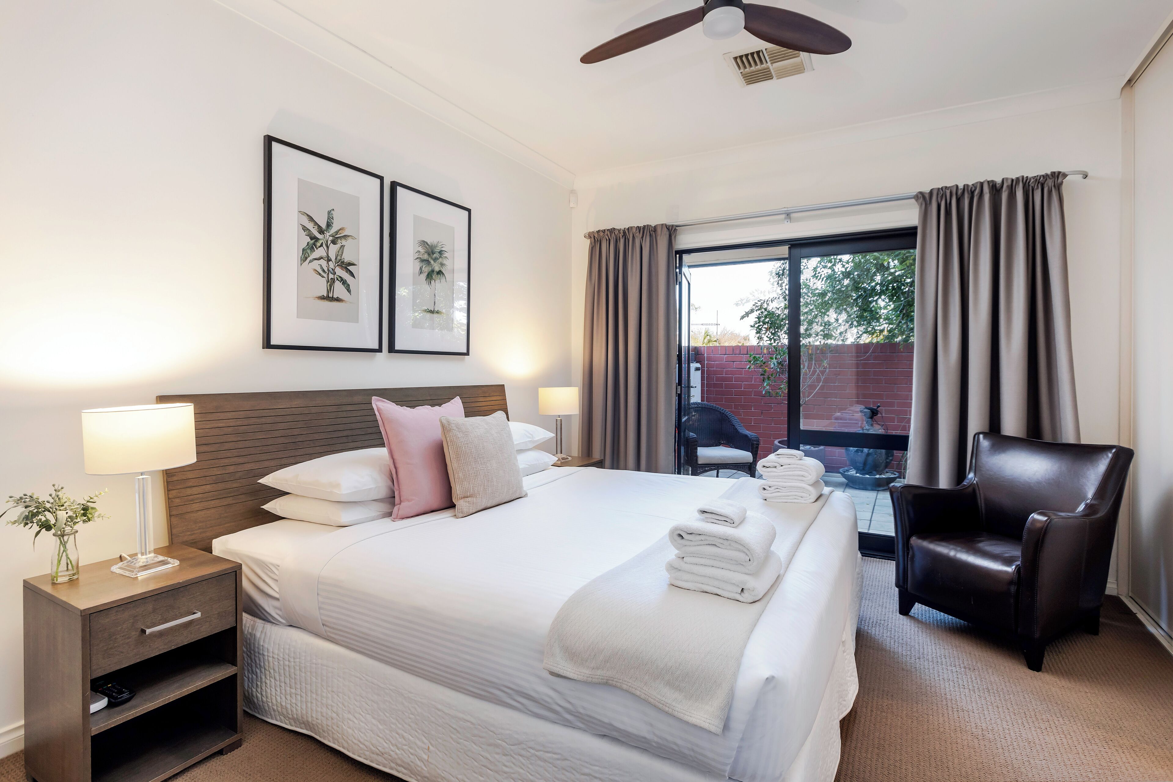 3 bedrooms, iron/ironing board, WiFi