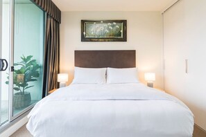 3 bedrooms, iron/ironing board, WiFi, bed sheets