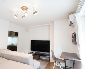 1 chambre, fer et planche à repasser, Wi-Fi gratuit, draps fournis