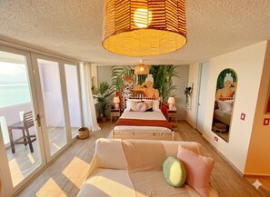1 habitación, tabla de planchar con plancha y ropa de cama 