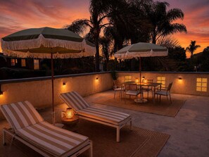 Outdoor dining - Encinitas Surf Shack w/ Private Rooftop Oasis (Encinitas)