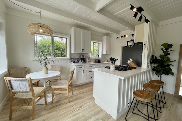 KĂŒhlschrank, Mikrowelle, Ofen, Herdplatte