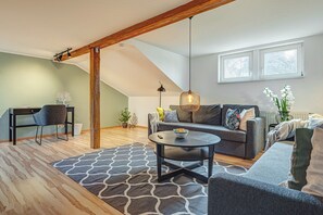 TV - Apartment 'Residenz Unter Den Linden Falke' with Wi-Fi (Mühlhausen)