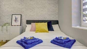 2 bedrooms, iron/ironing board, WiFi, bed sheets