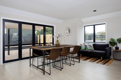 Mt Maunganui White House